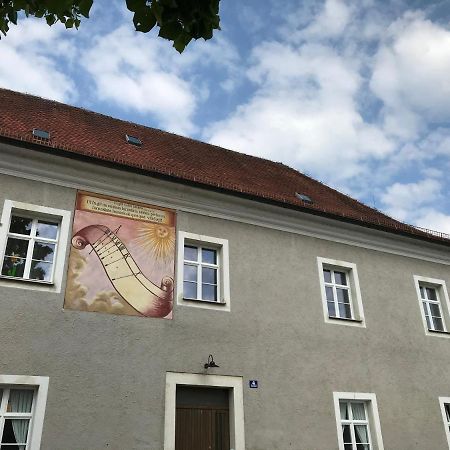 65Qm Wohnung Klosterblick Im Historischen Pfarrhaus Pielenhofen Экстерьер фото